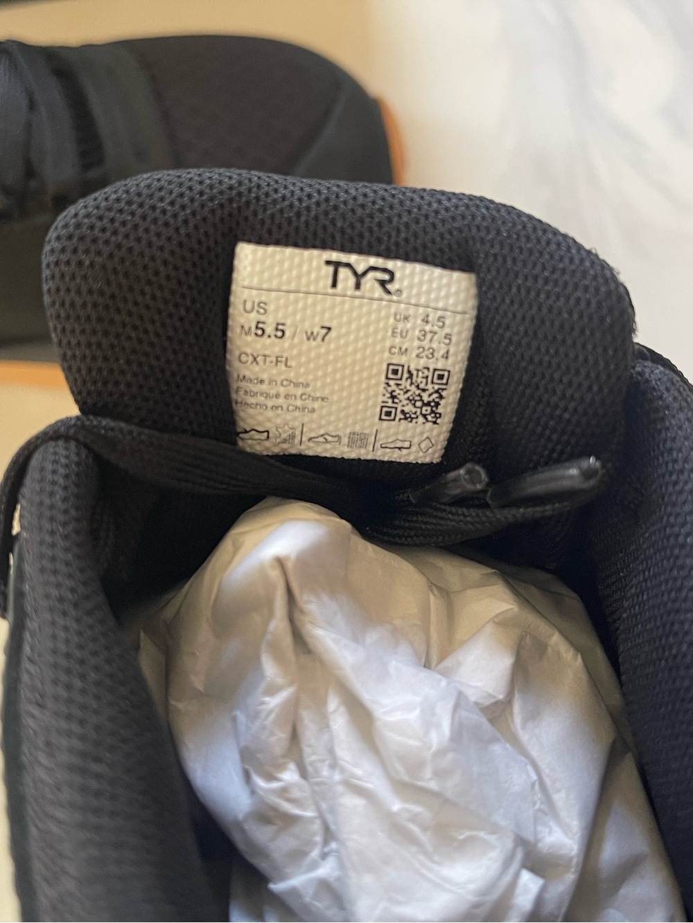 NIB TYR trainer - Picture 5 of 6
